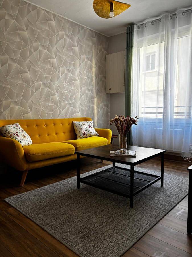 Location de vacances pour 4 personnes, avec terrasse à Vertus - 2