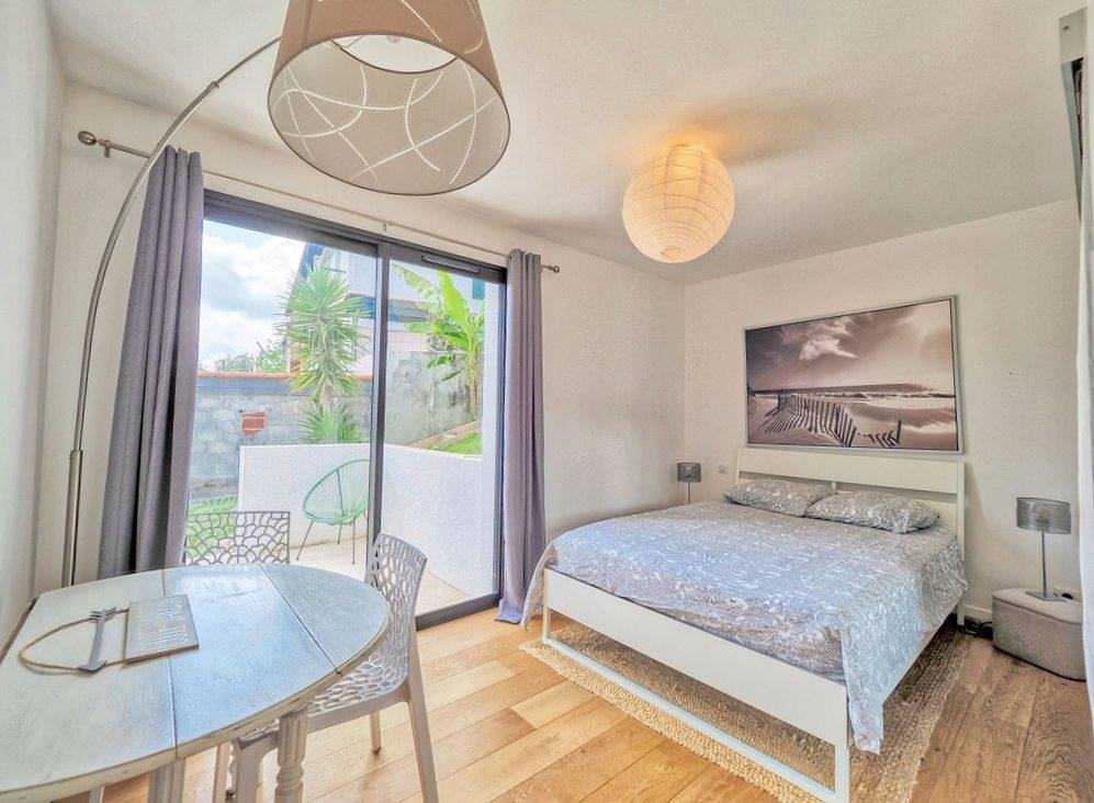 Chambres d'hôtes à 2 pas de la baie, un havre de paix - Chambre double "bananiers" in Hendaye, Région de Bayonne