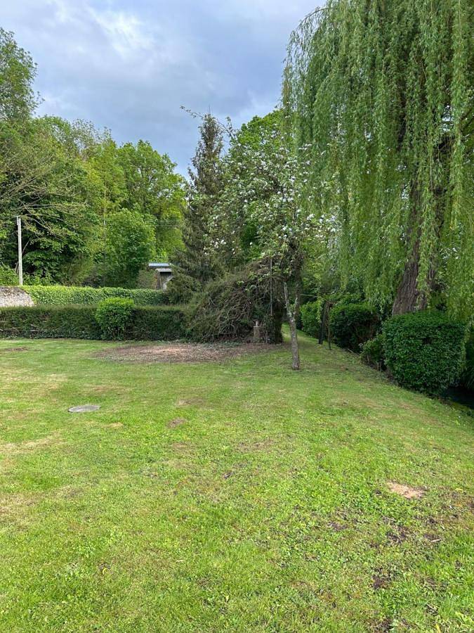 Maison au calme avec spa et rivière à côté de Chartres in Saint-Prest, Région de Chartres