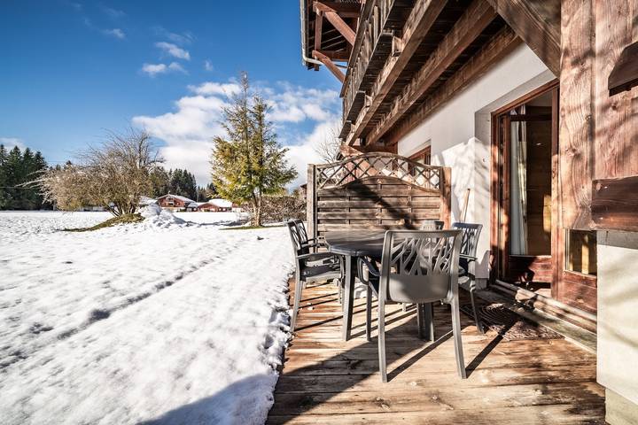 Chalet „Triplex mit Pool – Sauna“ mit Bergblick, privatem Pool und privater Terrasse in Samoëns, Region Bonneville