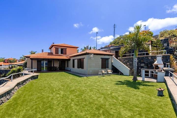 Ferienhaus für 6 Personen, mit Terrasse und Ausblick in Juan Fernández