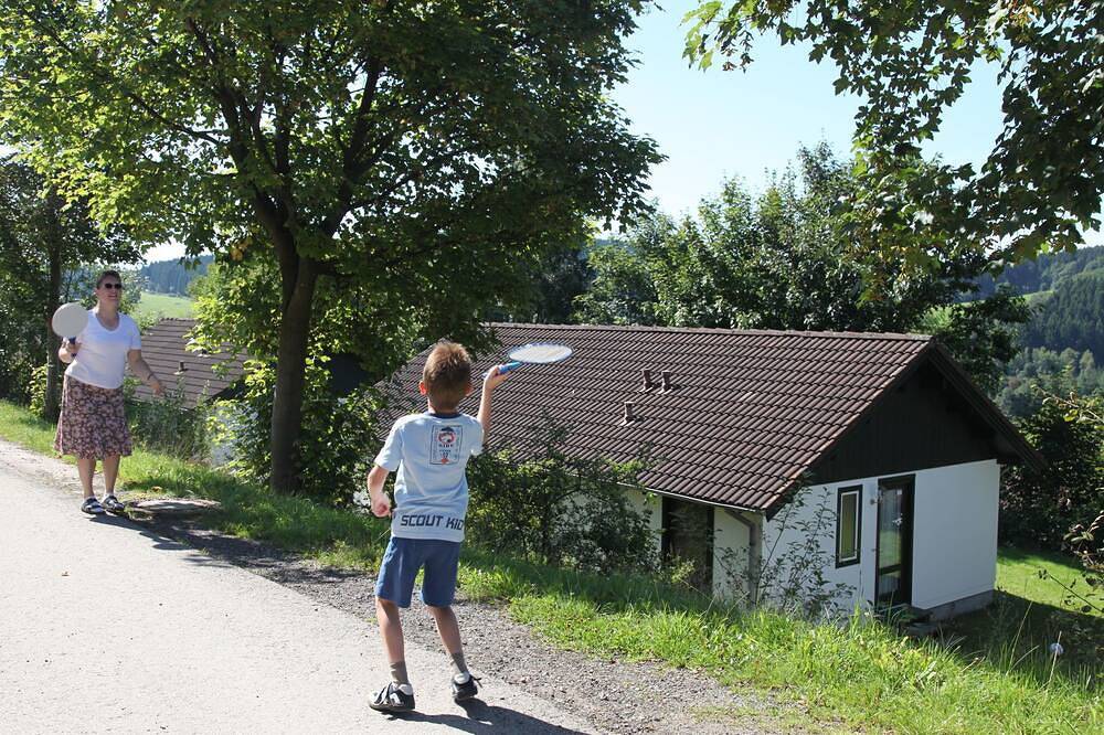 Bungalow aan het stuwmeer in de Eifel in Kronenburg, Dahlem