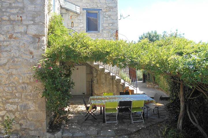 Gîte pour 10 personnes, avec Terrasse et Jardin