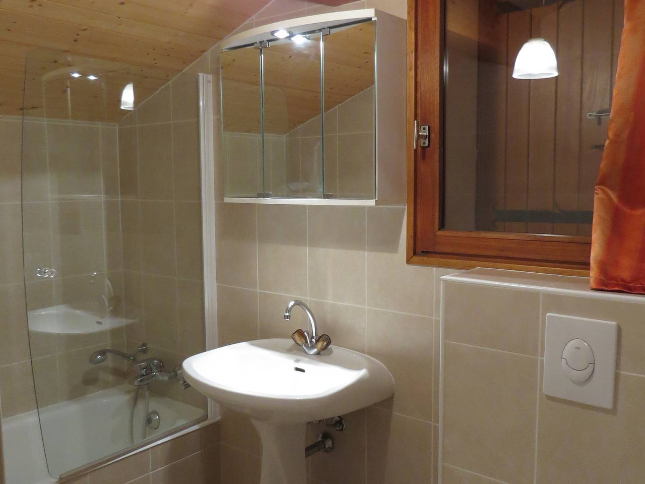 Apartamento entero, Estudio para 3 con balcón y mascotas permitidas, cerca de pistas in Le Grand-Bornand, Región de Annecy