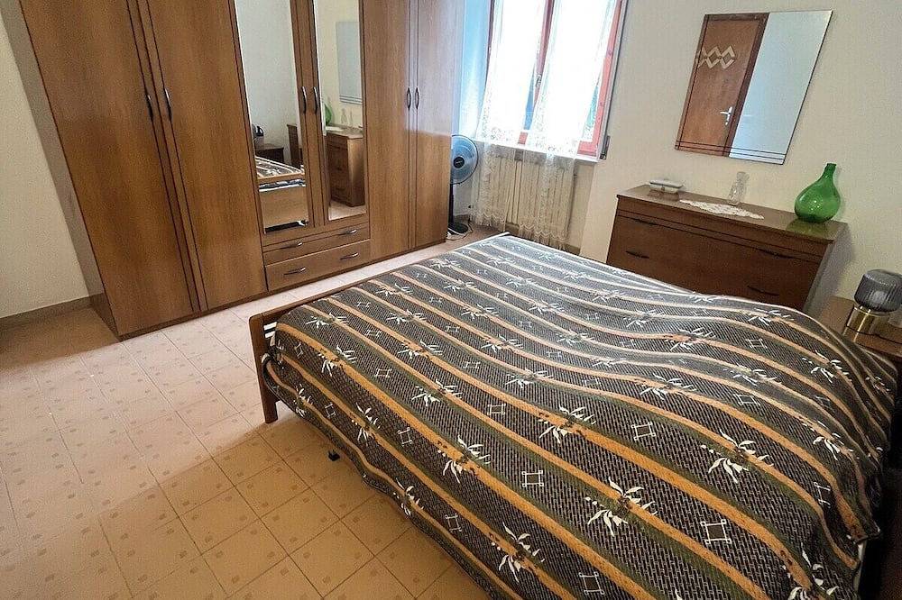 Casa Rina Family home apartment. Umbria / Tuscany. 2 minutes from the lake in Tuoro sul Trasimeno, Lago Trasimeno