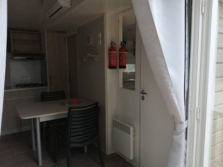 Camping für 6 Personen, mit Sauna und Whirlpool sowie Terrasse und Pool in Narbonne - 2