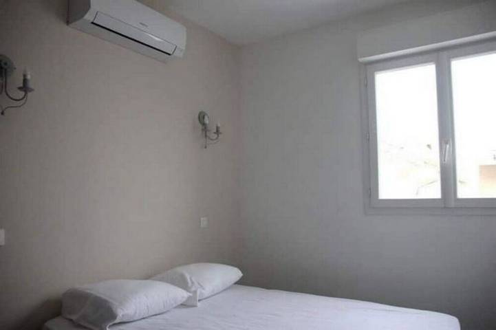 Location de vacances pour 6 personnes, avec terrasse et piscine à Puissalicon - 4