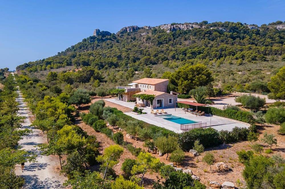 Es Llorer de na Penyal in Son Servera, East Majorca