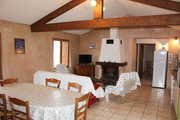 Cottage for 6 People in Revest-du-Bion, Forcalquier region, Photo 3