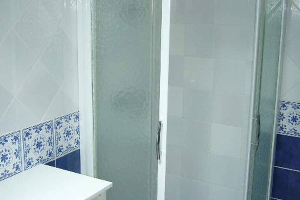 Ideaal paar oude broodoven 2/3 pers op een aangename plek, zwembad in de buurt van Sarlat in Salviac, Lot