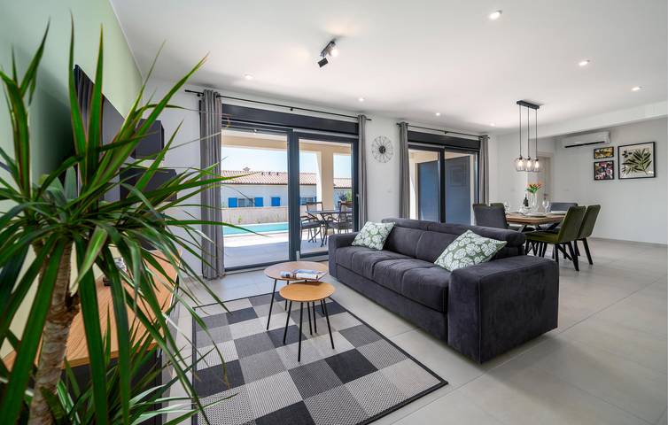 Ferienhaus für 5 Personen, mit Garten und Seeblick in Peroj - 4