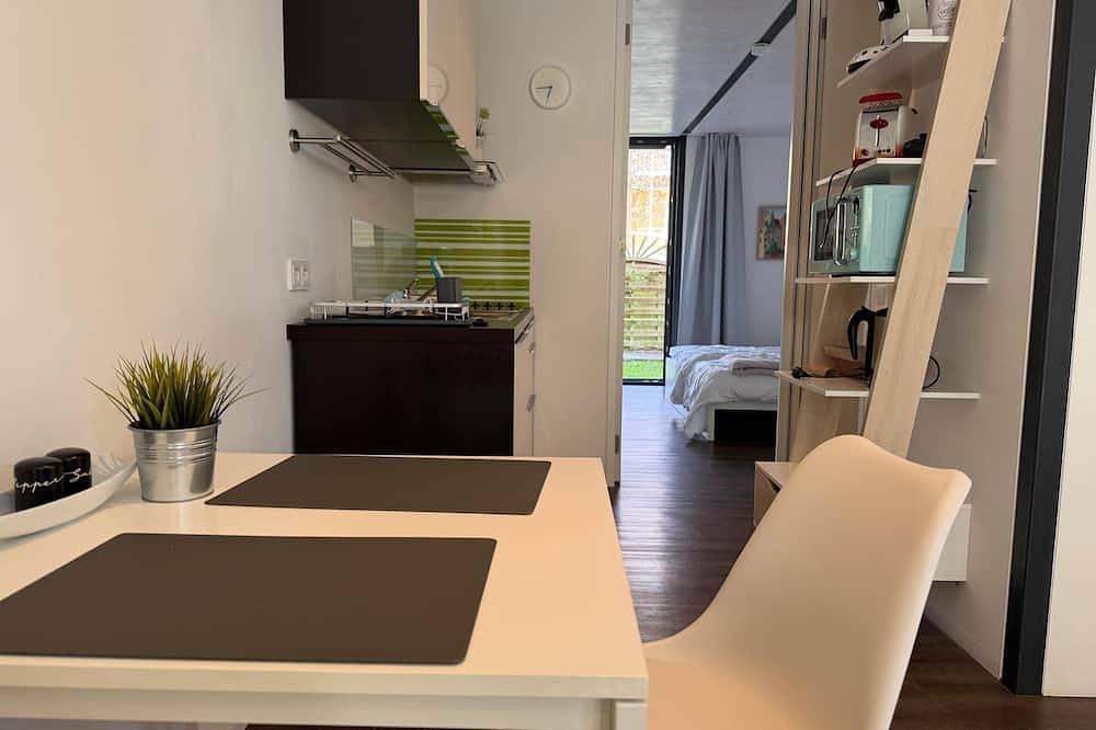 Ganze Wohnung, Modernes See und Mehr Apartment 2 mit überdachter Terrasse und Gartenblick in Stetten, Region Bodensee-Oberschwaben