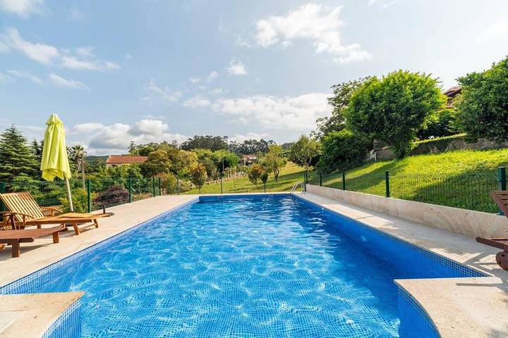 Apartamento de vacaciones para 4 personas, con vistas además de piscina y jardín en Provincia de Pontevedra - 2