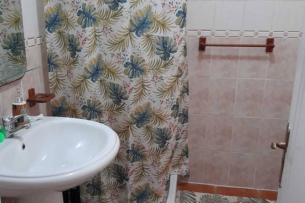 Cosy room , close to beach and swimming pool in Tenerife South in Playa Paraíso, Adeje