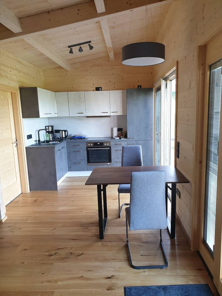 Ferienhaus Summerwiese: Modernes Holz-Tiny House im Industrial Design – nahe Biberach/Riss in Ochsenhausen, Landkreis Biberach