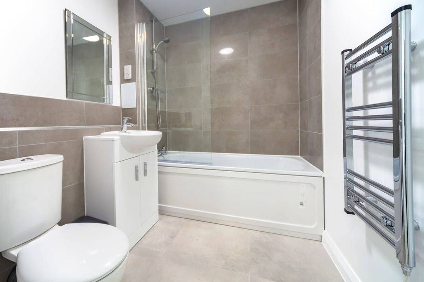 Entire apartment, Contemporary 2 Bedroom Apartment in Ashford in Ashford, Ashford region