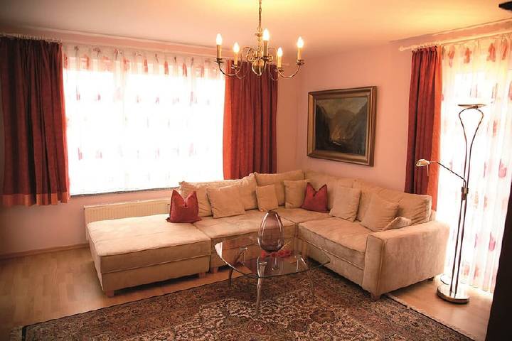 Ganze Wohnung, Auszeit - Ihr Sibyllenbad Gästehaus - Appartement 1 Erwachsener in Neualbenreuth, Ostbayern