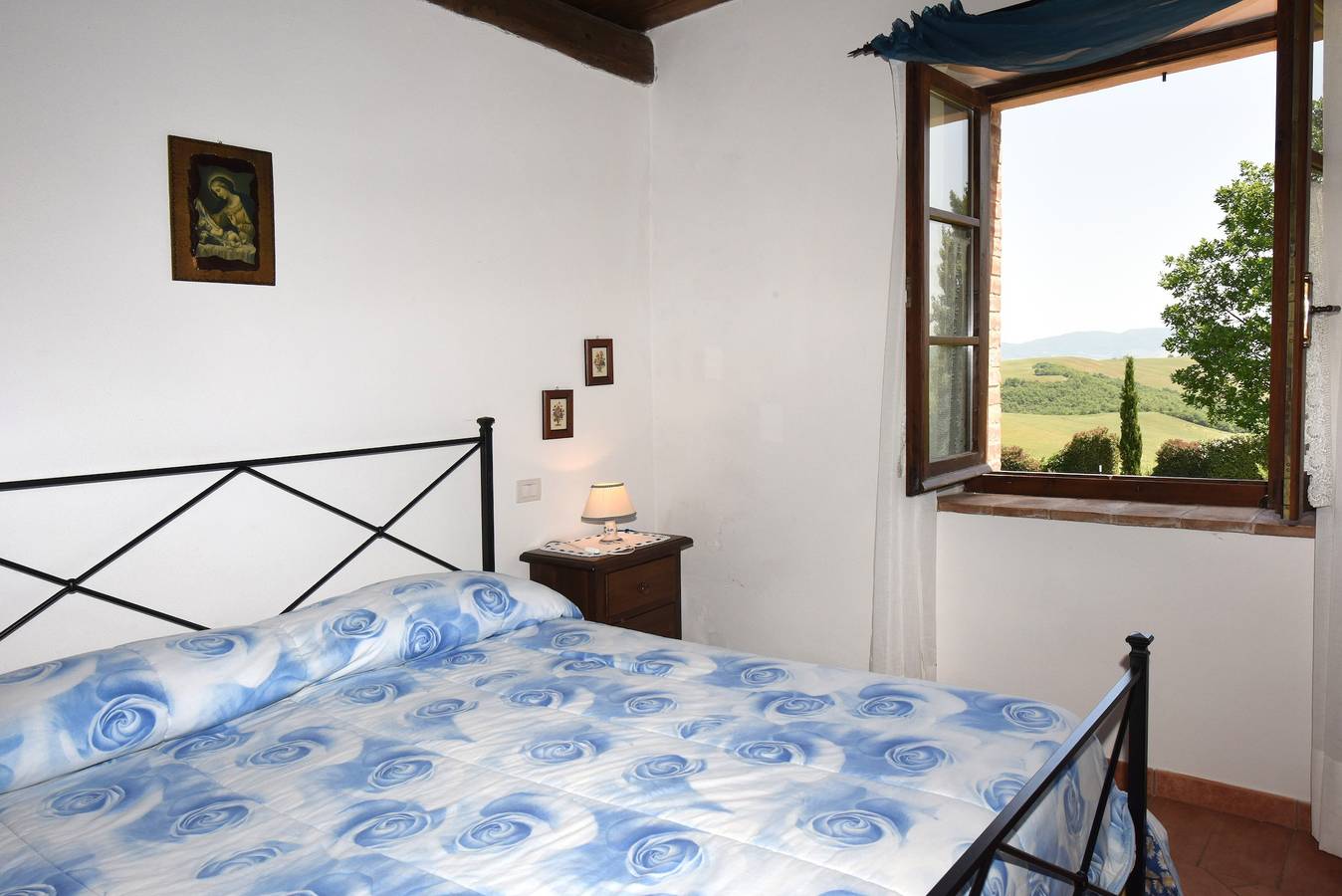 Entire apartment, Apartment 'Rosso - La Valle Del Sole' with Mountain View and Wi-Fi in Castiglione d'Orcia region, Val d'Orcia