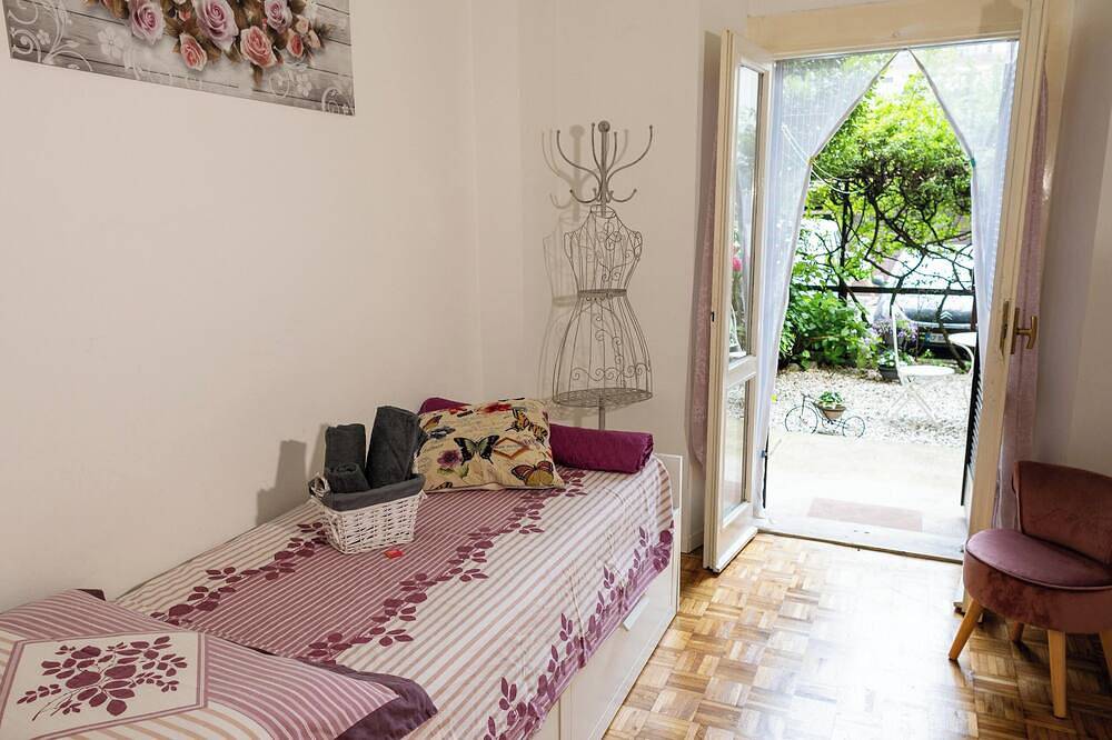 Entire apartment, The house of Brunina Monza - Relax near Milan! Garage and private small garden in Monza, Brianza