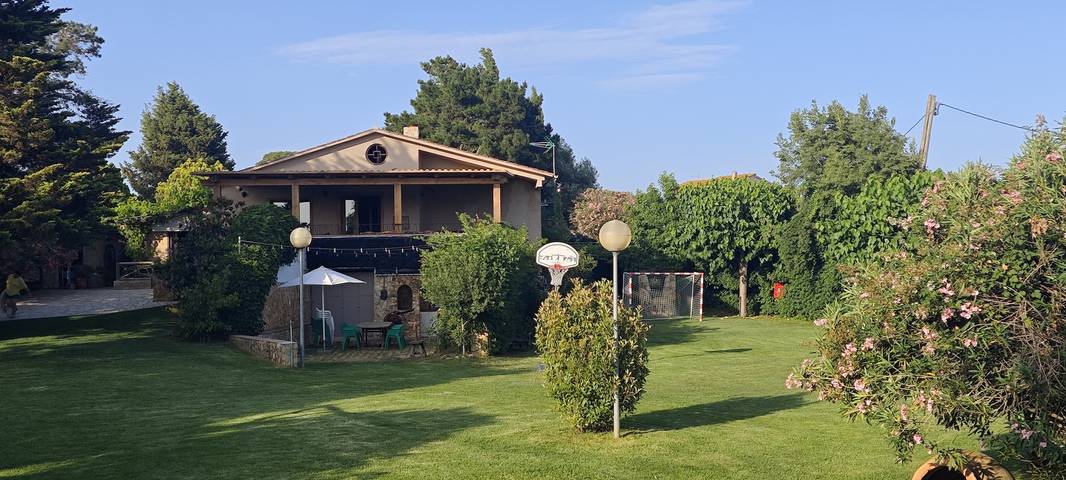 Casa rural para 26 personas, con jardín en Sils - 3