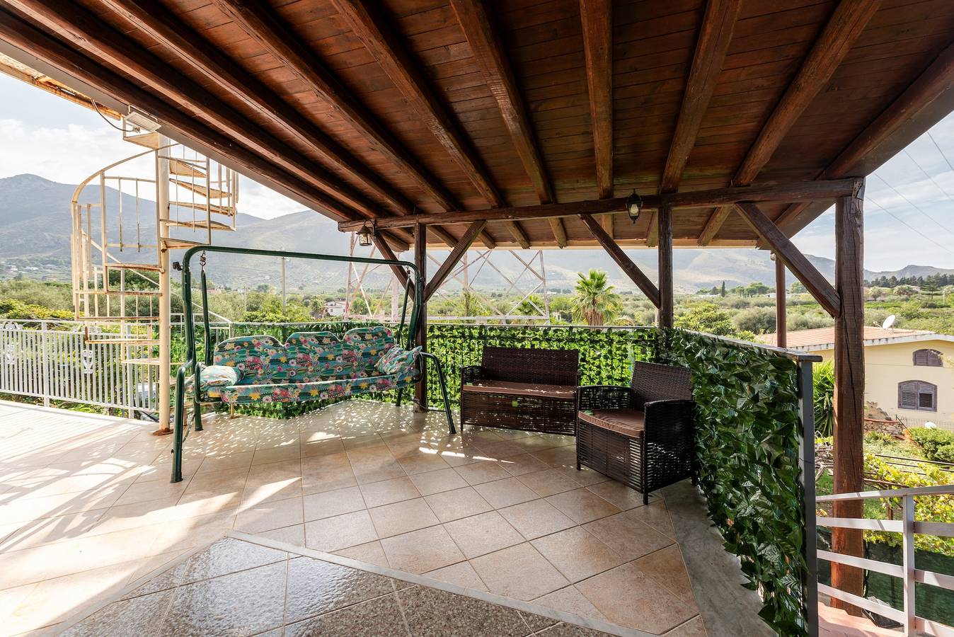 Casa de vacaciones 'Villa Dora' con vistas al mar, terraza privada y jardín privado in Trabia, Provincia de Palermo
