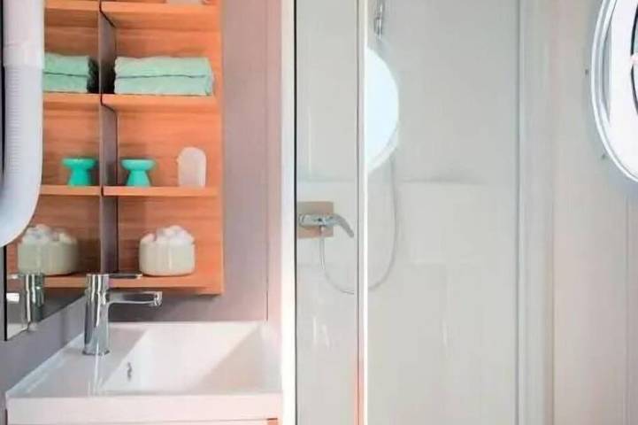 Wohnwagen für 6 Personen, mit Pool und Terrasse in Lourdes - 4