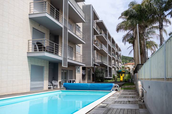 Apartamento de férias para 4 pessoas, com varanda e piscina em São Martinho do Porto