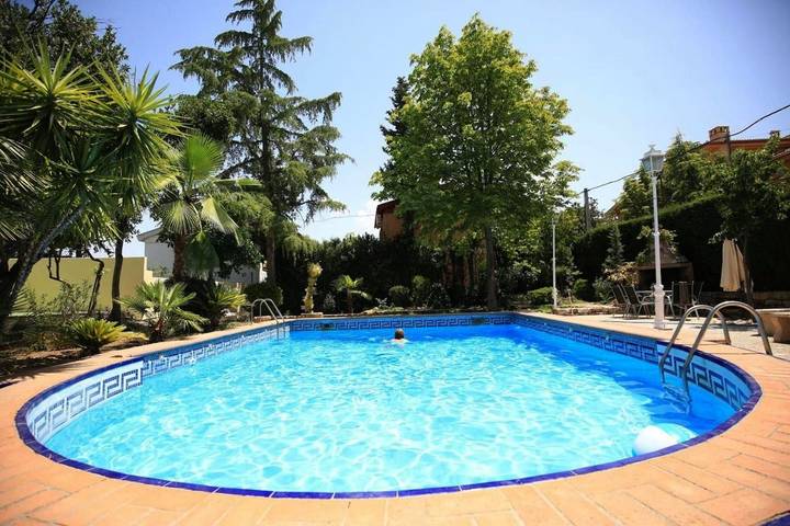 Casa de vacaciones para 8 personas, con jardín y piscina en Cájar