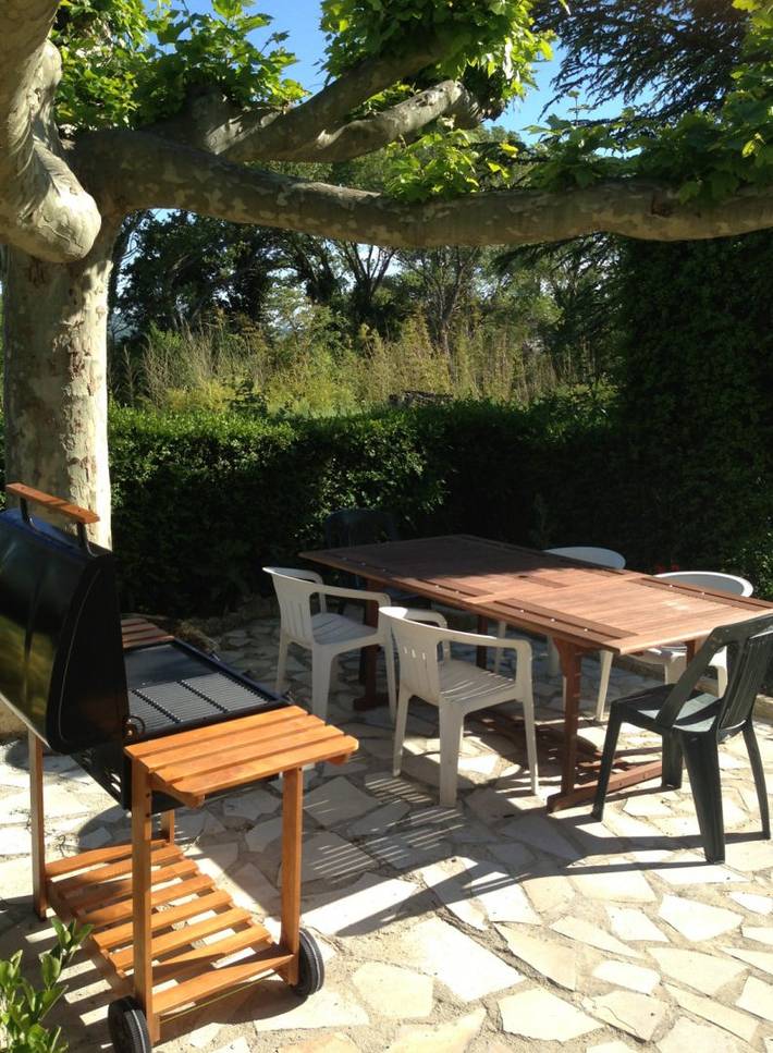 Gîte pour 8 personnes, avec jardin ainsi que terrasse et piscine, animaux acceptés dans le Vaucluse - 2
