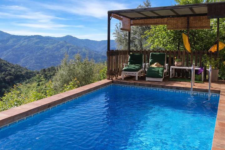 Ferienhaus für 11 Personen, mit Terrasse und Pool sowie Ausblick