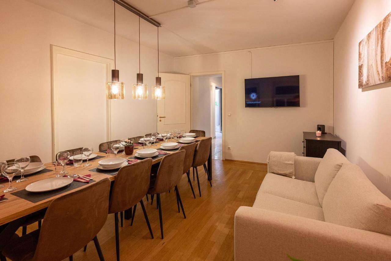 Ganze Wohnung, Munich Large Apartment 110 qm, 3 Bedrooms and very Central 1-12 Guests in München Ludwigsvorstadt, München