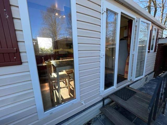Chalet kajuit 418 op 5 sterren camping bergumermeer in Nationaal Park De Alde Feanen
