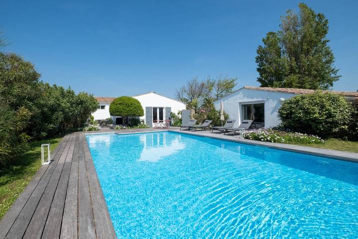 Gîte pour 12 personnes, avec piscine à Les Portes-en-Ré - 2