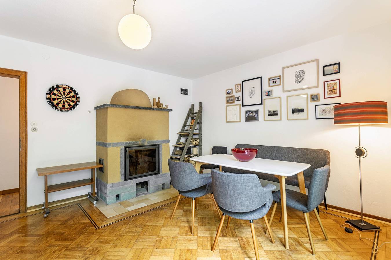 Ganze Wohnung, Ferienwohnung 'Anno 1960' mit Bergblick, privater Terrasse und Wi-Fi in Bestwig, Hochsauerlandkreis
