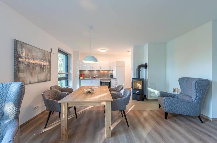 Ferienwohnung für 4 Personen, mit Balkon und Garten sowie Sauna und Seeblick in Krakow am See
