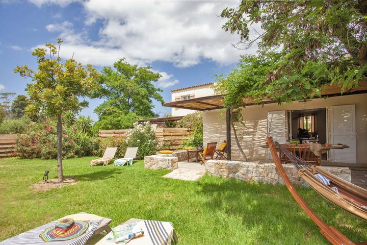 Villa pour 6 personnes, avec Terrasse ainsi que Jardin et Piscine à Calvi