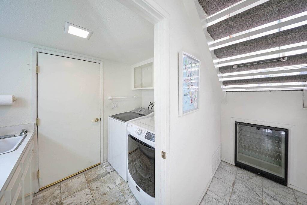 Ultimate Beach House für Ihren nächsten Urlaub ~ 50 Meter vom Strand entfernt! in Carlsbad, San Diego County