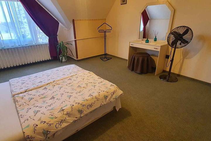 Ganze Wohnung, Ferienwohnung in ruhiger Gegend in Keszthely, Balaton Region
