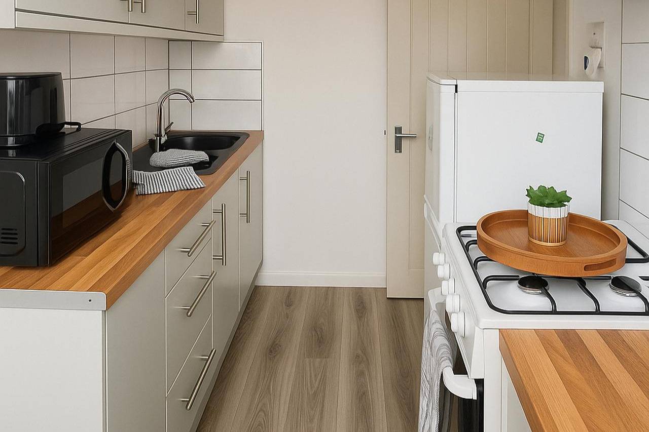Entire holiday apartment, 1 Bed Flat - Sleeps 3 - Parking - Pet friendly in South Shields, South Tyneside