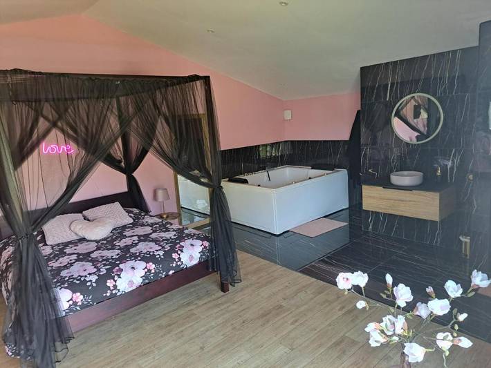 Gîte pour 2 personnes, avec Jacuzzi et Terrasse ainsi que Jardin et Vue à Grumesnil - 3