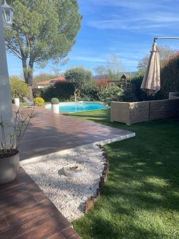 Cottage pour 6 personnes, avec jardin ainsi que vue et piscine à Gonfaron