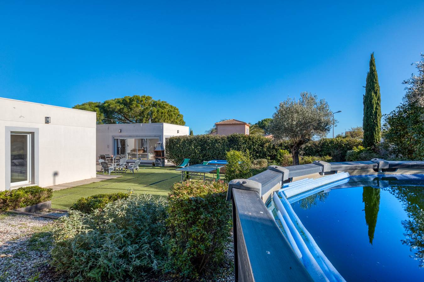 Villa 'L'Atrium' with Private Pool, Wi-Fi and Air Conditioning in Alignan-du-Vent, Béziers region