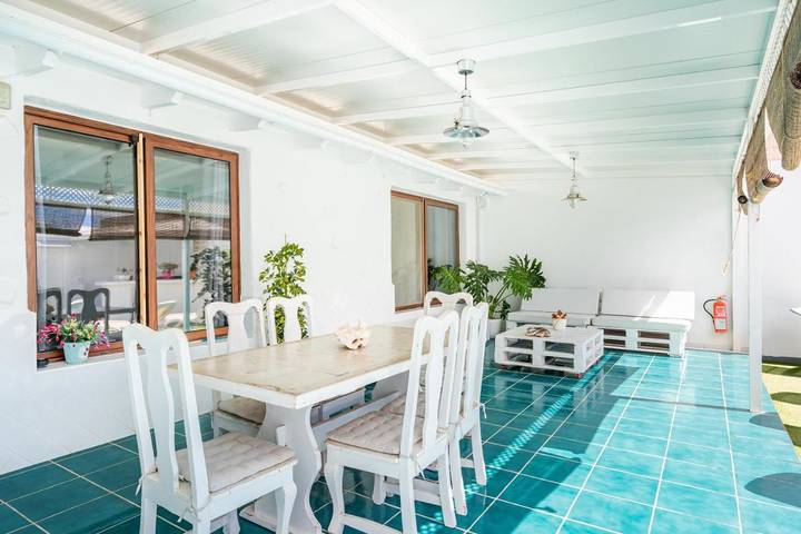 Maison d’hôte pour 2 personnes, avec jardin et terrasse ainsi que vue et piscine à Arona - 3