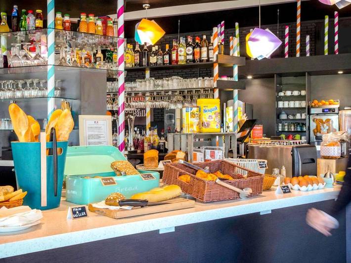 Hôtel pour 2 personnes, avec piscine ainsi que jacuzzi et terrasse, animaux acceptés dans Base Nature François Léotard - 2