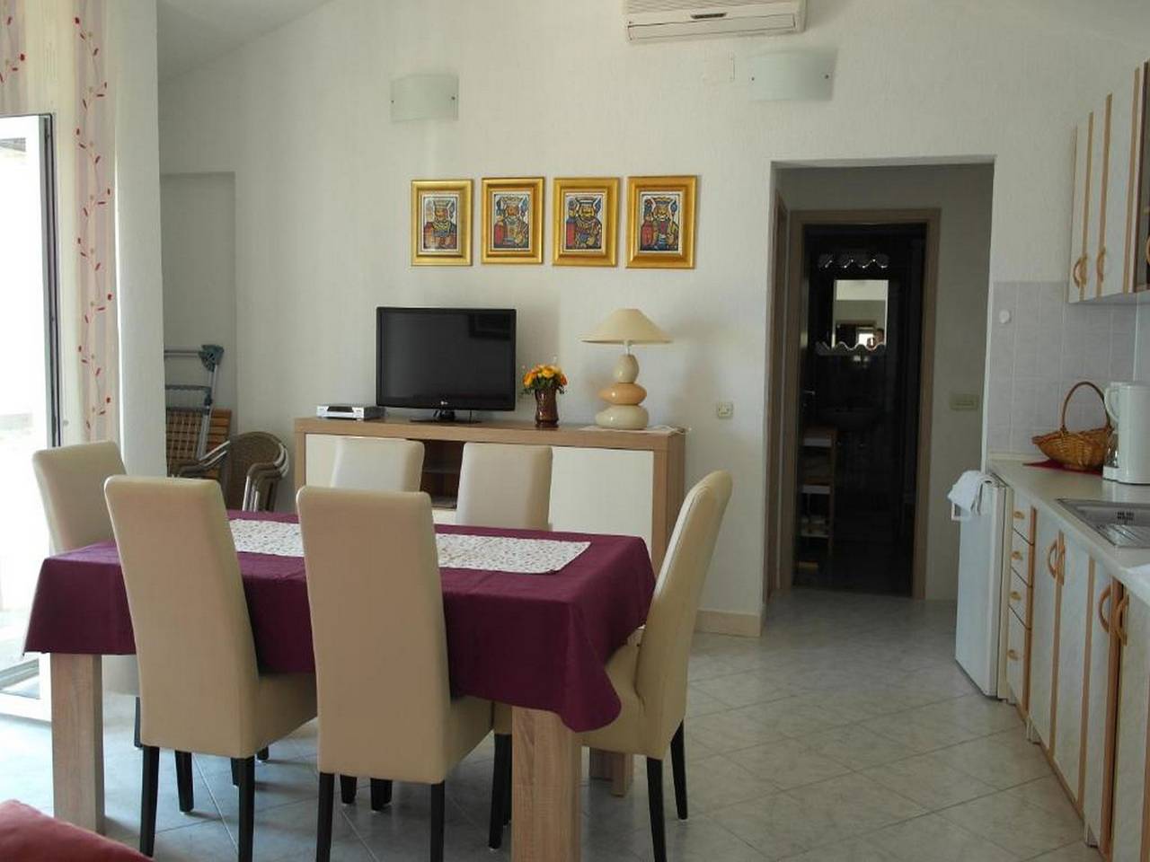 Ganze Wohnung, Ferienwohnung für 4 Personen mit Balkon in Bol, Brac