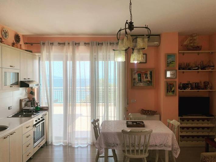 Appartement de vacances pour 4 personnes, avec vue sur le lac ainsi que vue et terrasse