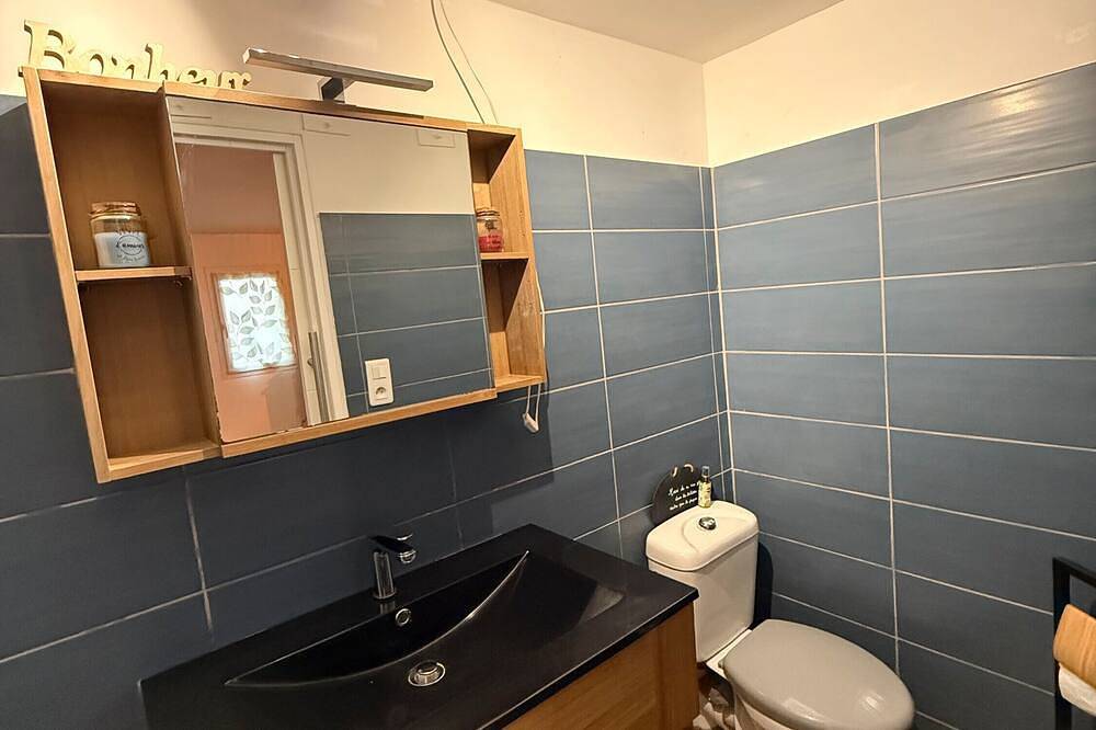 Holiday Home 'Petit Paradis' with Wi-Fi and Air Conditioning in Besse-sur-Issole, Brignoles region