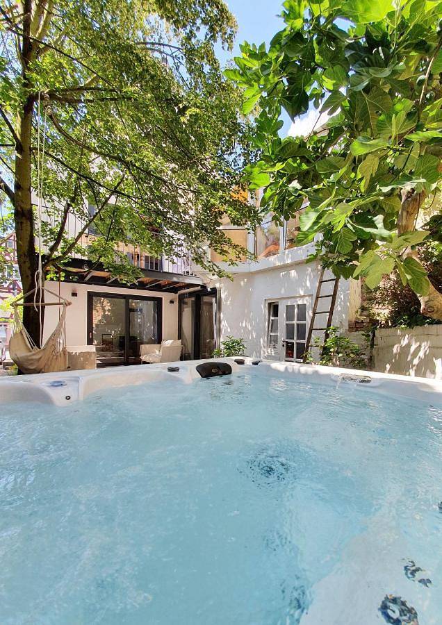 Ferienhaus für 6 Personen, mit Balkon und Whirlpool sowie Terrasse und Garten in Klingenmünster - 2