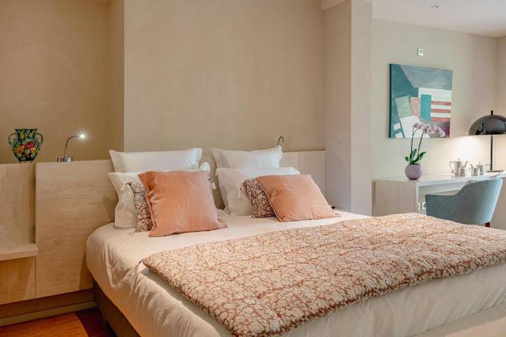 Gîte pour 2 personnes, avec Terrasse et Jardin ainsi que Piscine et Vue à Carignan-de-Bordeaux - 3