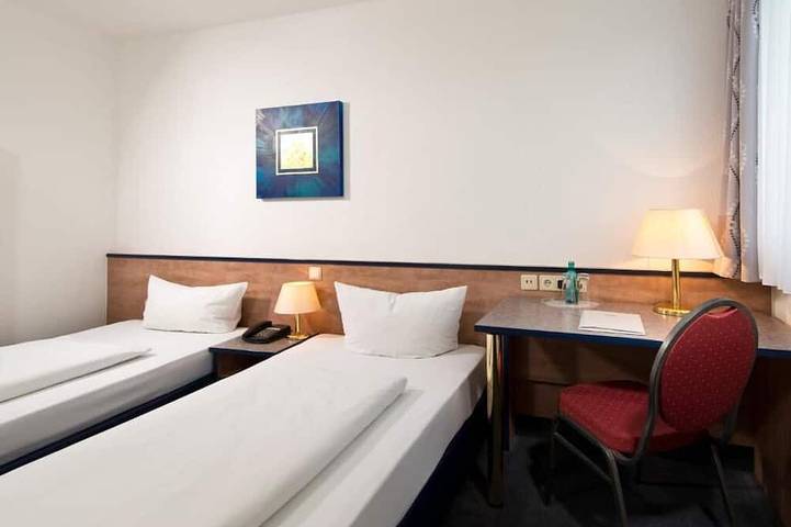 Comfortable Double Room | Great Base for Exploring the Rhine Region in Monheim am Rhein, Kreis Mettmann